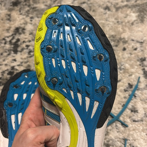 Adidas sprinting cleats missing 1 spike - Picture 3 of 4